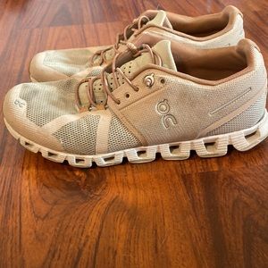 On Cloud Sneakers-sandy pink